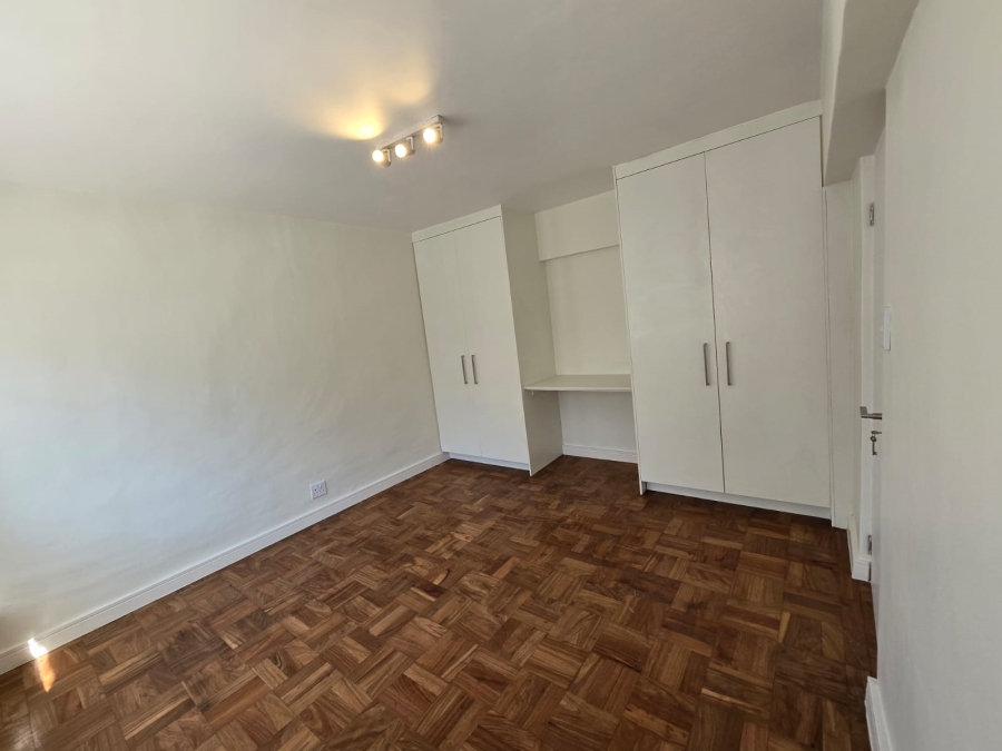 To Let 2 Bedroom Property for Rent in Sea Point Western Cape